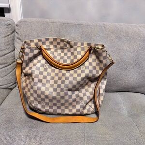Authentic Louis Vuitton Women's Bag
